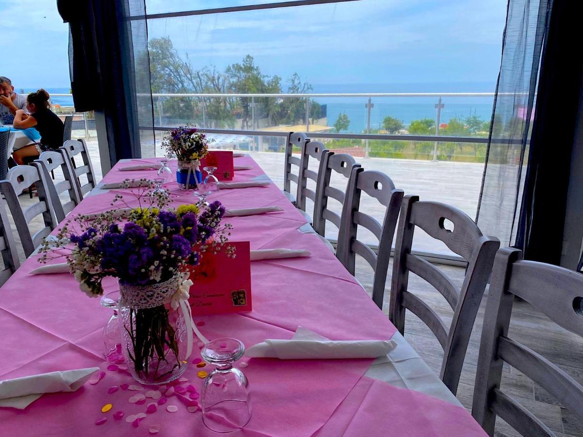 Frontemare Hotel Village & Ristorante Rodi Garganico Bagian luar foto