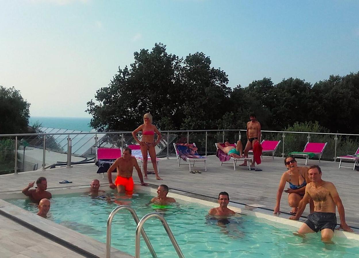 Frontemare Hotel Village & Ristorante Rodi Garganico Bagian luar foto